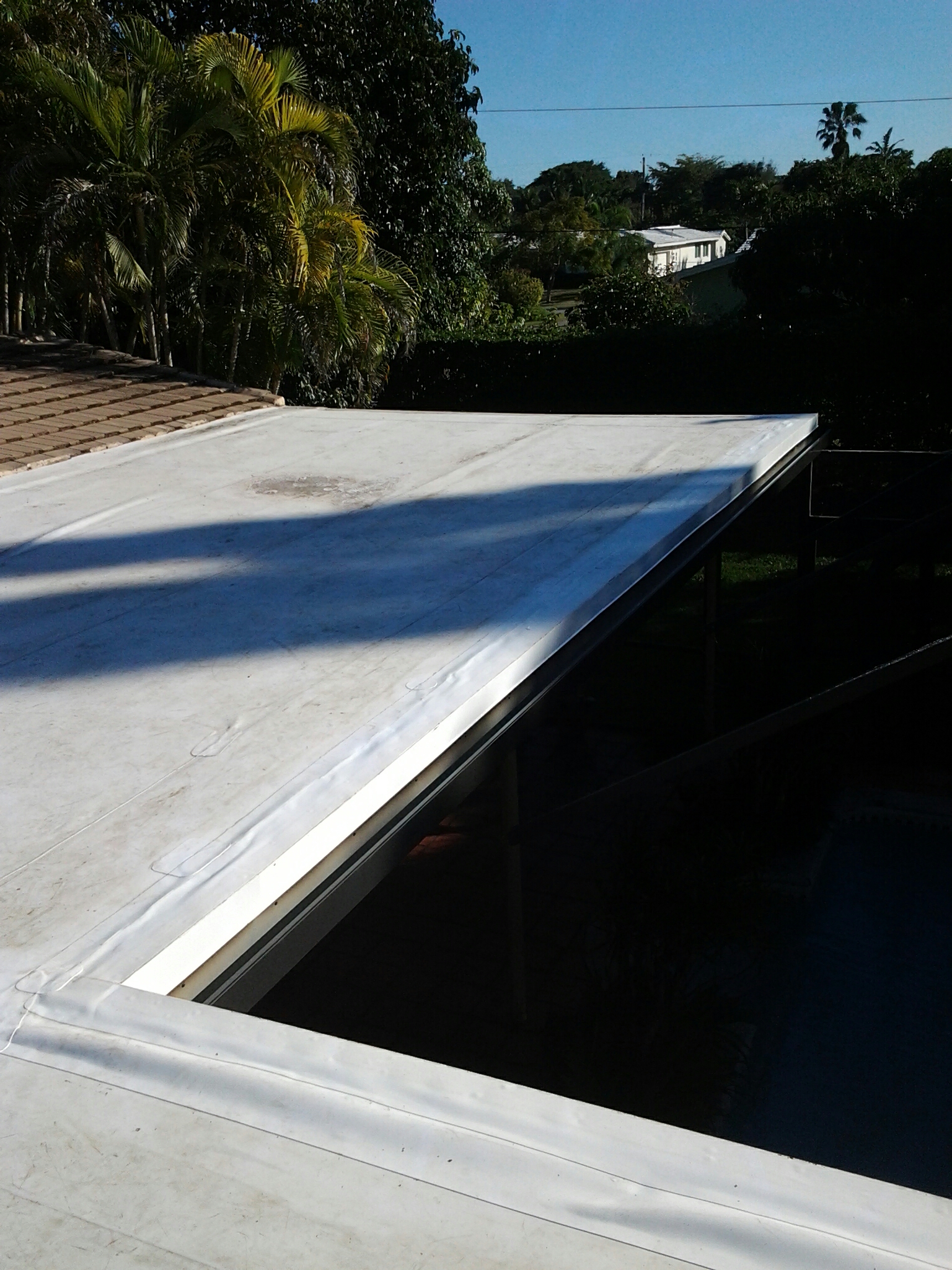 Palmetto Bay, FL - Mike and Earl Johnston roofing completed installing a new tpo edge. Palmetto Bay, FL - Mike and Earl Johnston roofing completed installing a new tpo edge.