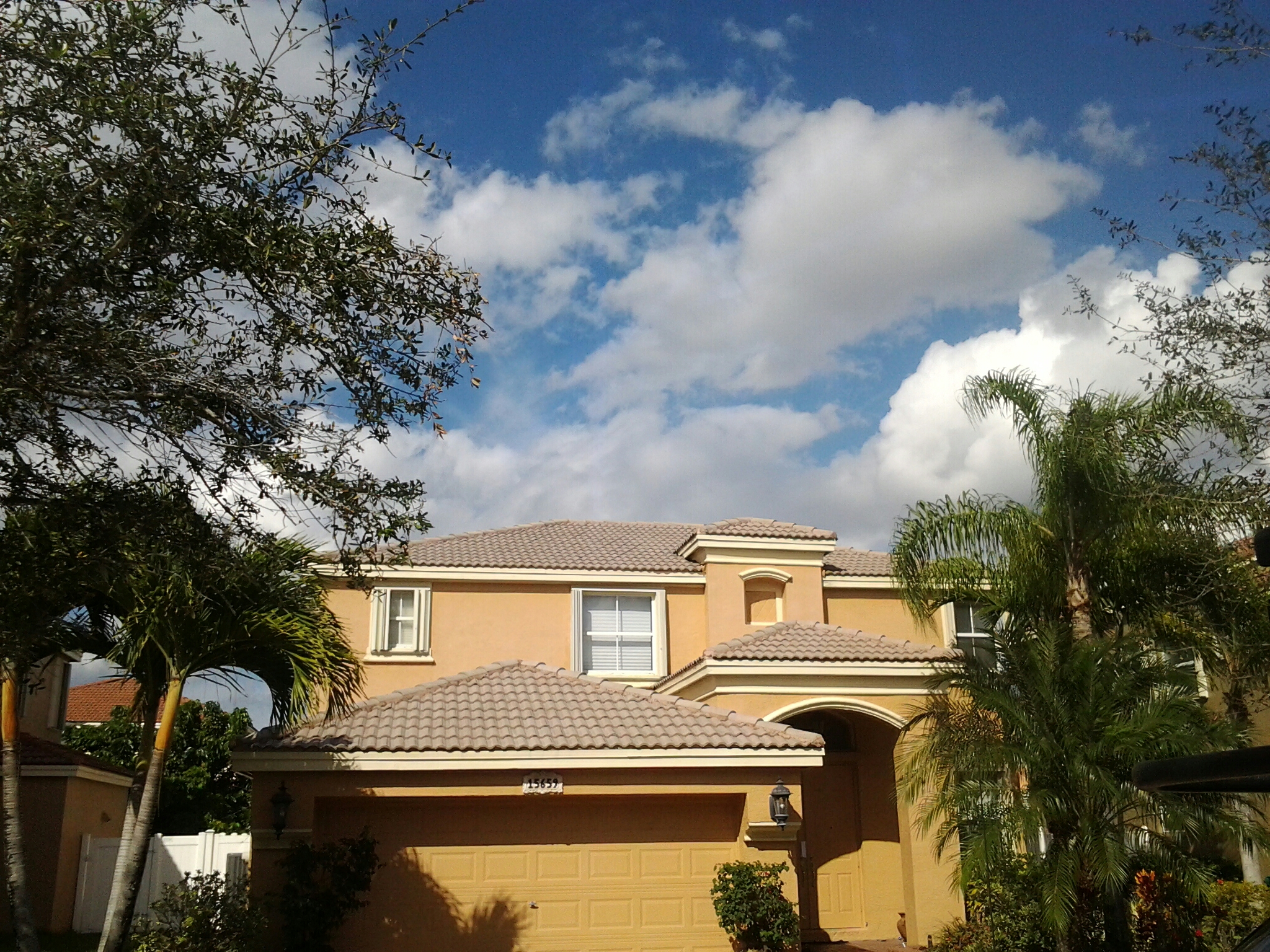 Biscayne Park, FL - Pressure clean and roof a cide in Miramar Biscayne Park, FL - Pressure clean and roof a cide in Miramar
