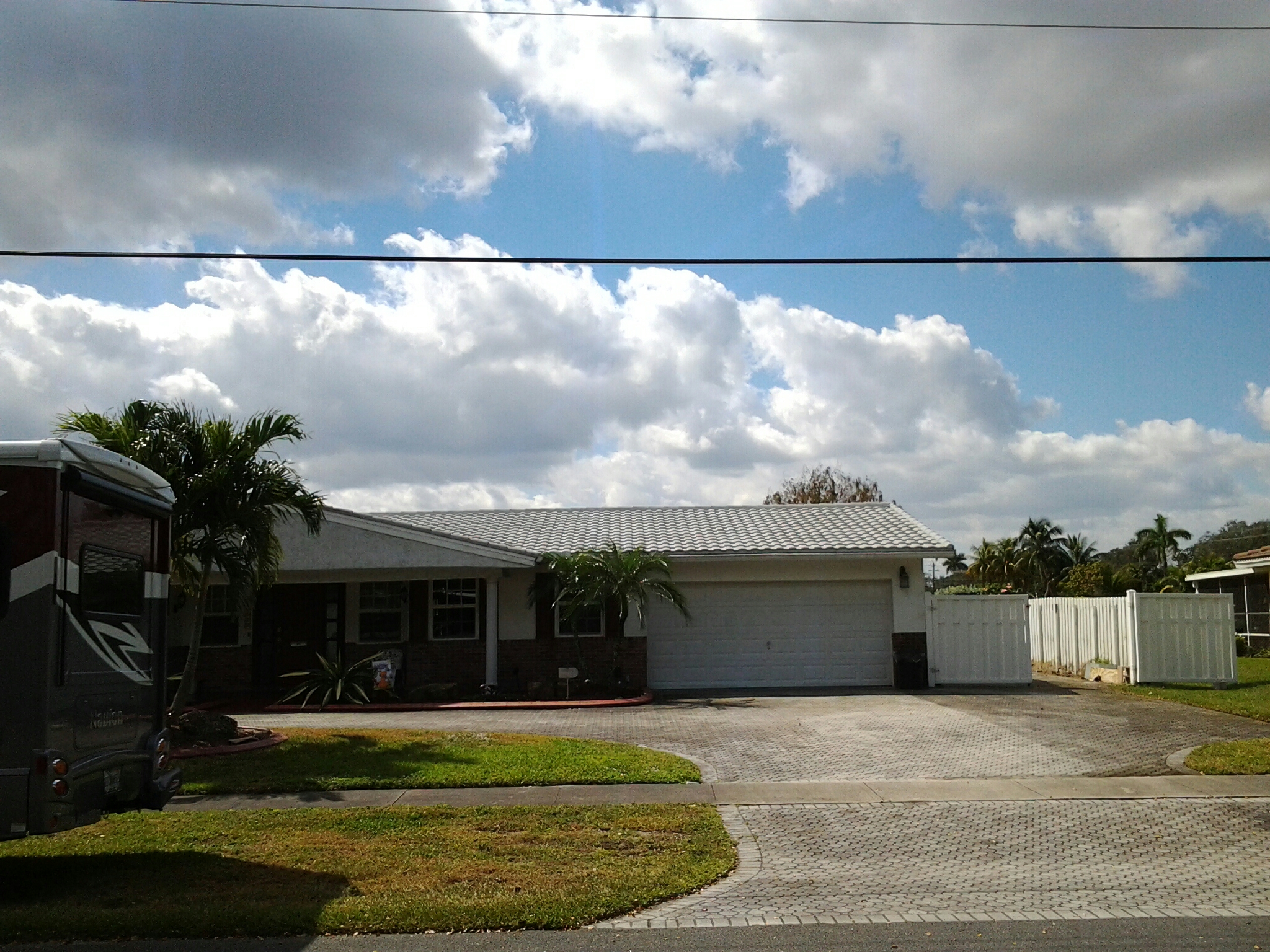 Surfside, FL - Roof a cide in Plantation Surfside, FL - Roof a cide in Plantation