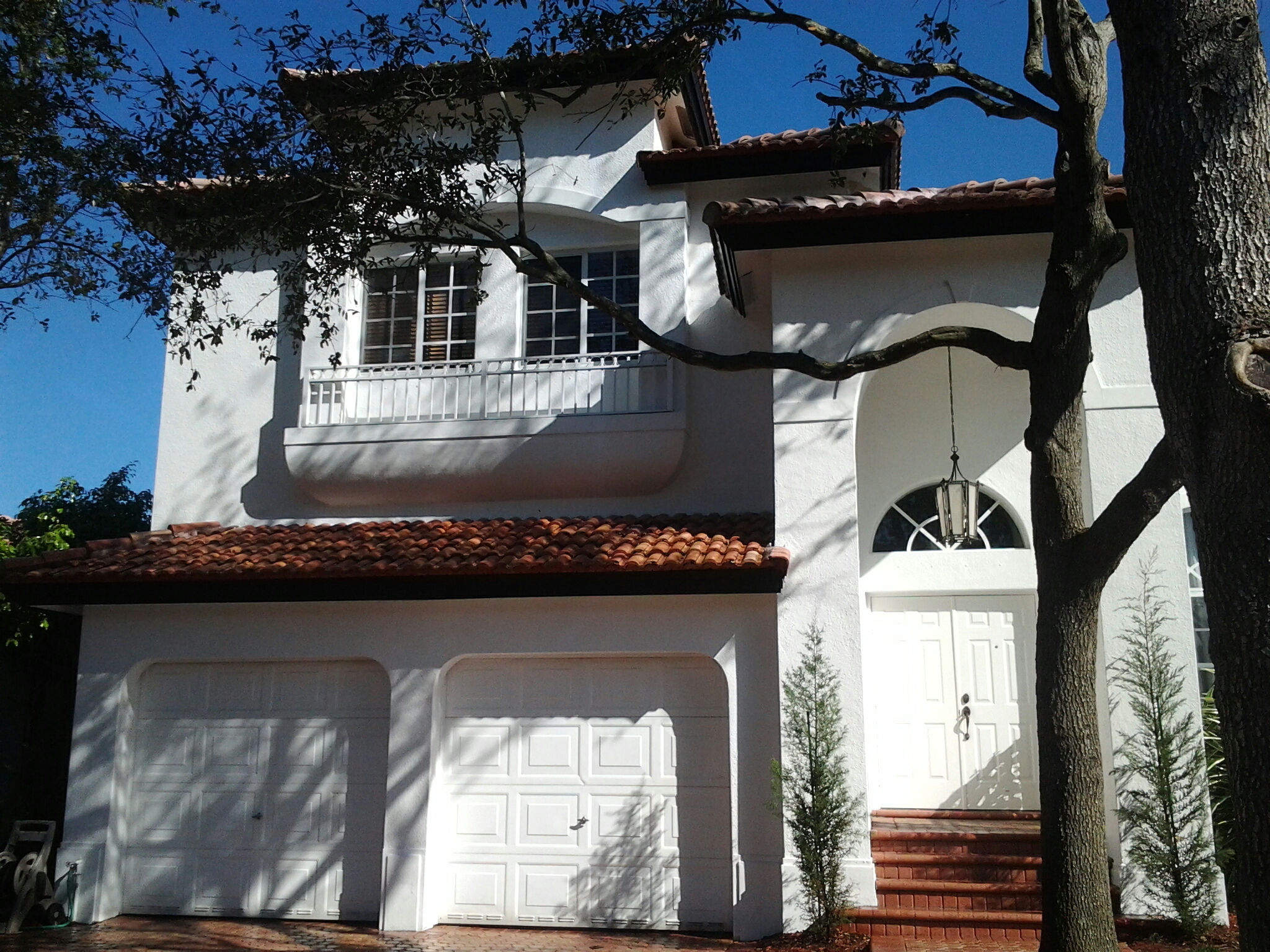 Doral, FL - Brandon and Gary finished roof a cide Doral, FL - Brandon and Gary finished roof a cide