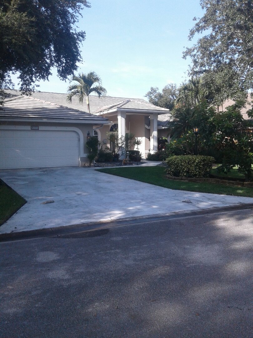 Pompano Beach, FL - Tile roof repair in the City of Coral Spring Florida this repair is being done by Earl W Johnston roofing company Tony and Regis are your repair technicians Pompano Beach, FL - Tile roof repair in the City of Coral Spring Florida this repair is being done by Earl W Johnston roofing company Tony and Regis are your repair technicians