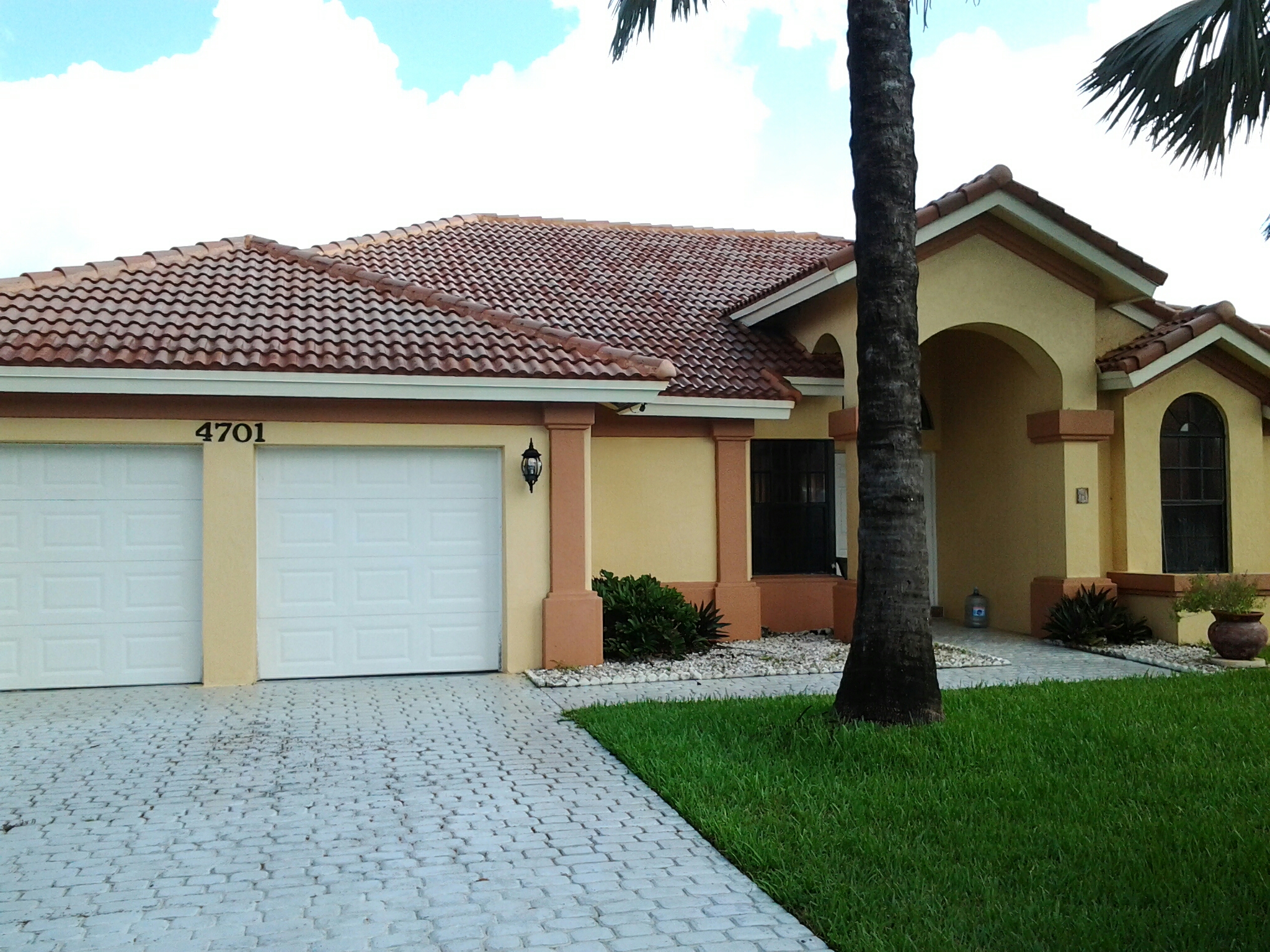 Lauderhill, FL - Brandon and Gary applied roof a cide Lauderhill, FL - Brandon and Gary applied roof a cide