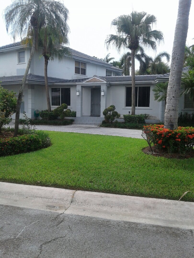 Bal Harbour, FL - Wood repair in the City of Bal Harbor Florida this repair is being done by Earl W Johnston roofing company Tony and Regis are you repair technicians Bal Harbour, FL - Wood repair in the City of Bal Harbor Florida this repair is being done by Earl W Johnston roofing company Tony and Regis are you repair technicians