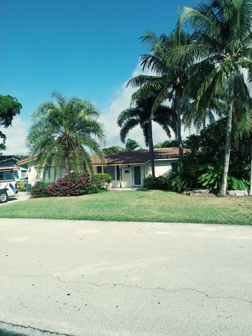 Lighthouse Point, FL - Finished entegra bella high s concrete roof tile by earl w Johnston roofing llc Lighthouse Point, FL - Finished entegra bella high s concrete roof tile by earl w Johnston roofing llc