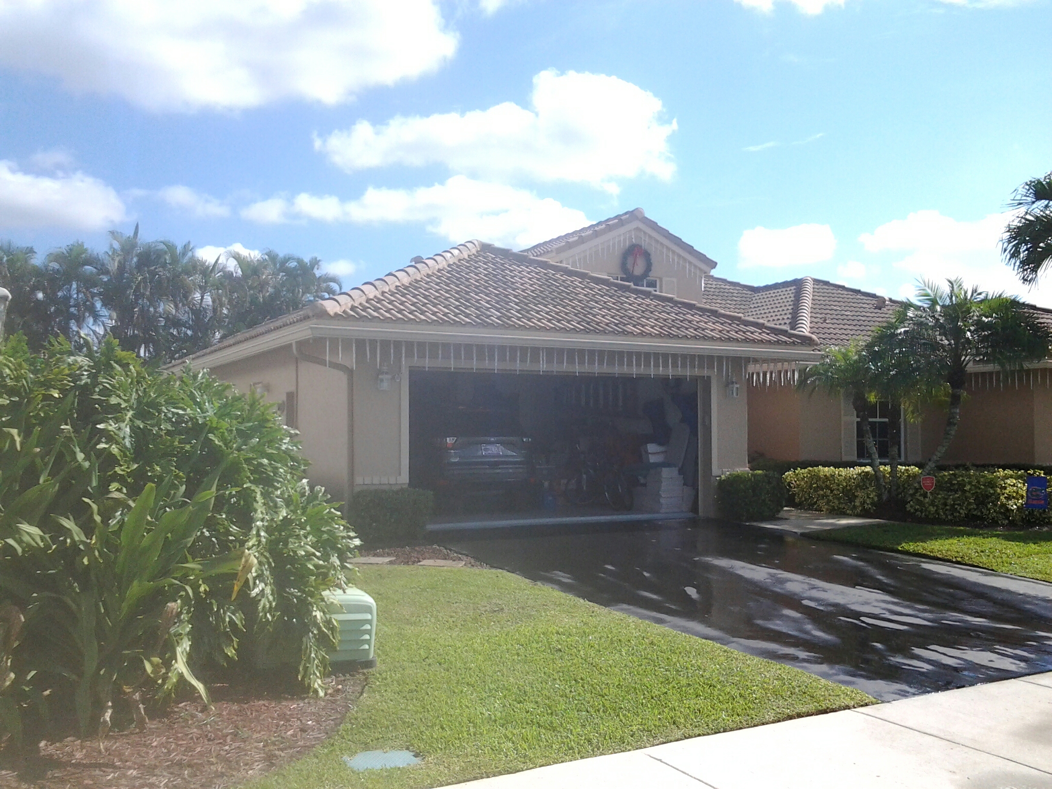 Clean edges and roofacide roof Clean edges and roofacide roof