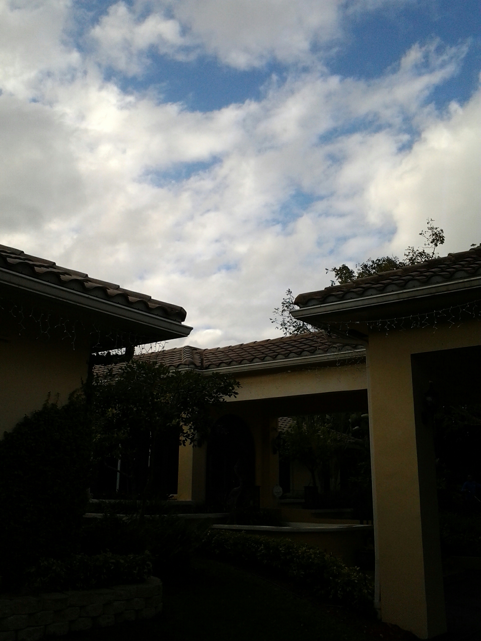 Southwest Ranches, FL - Pressure clean roof Southwest Ranches, FL - Pressure clean roof