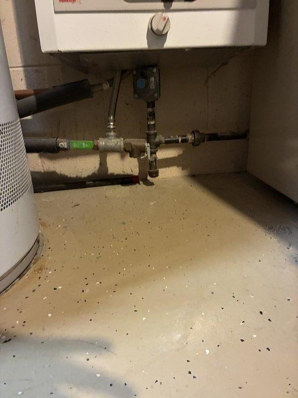 Performed scheduled furnace maintenance with renewal service. Replaced x6668 air filter and #35 humidifier pad. Inspected plumbing connections and ventilation system. All components functioning properly with no issues identified.