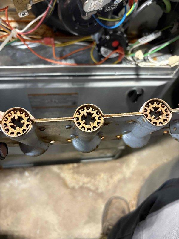 Performed annual furnace maintenance under CCC Quality Plan agreement. System inspection revealed normal operation with no issues detected. Replaced 20x25x4 filter (#35) and completed standard tune-up procedures on burner assembly and associated components.