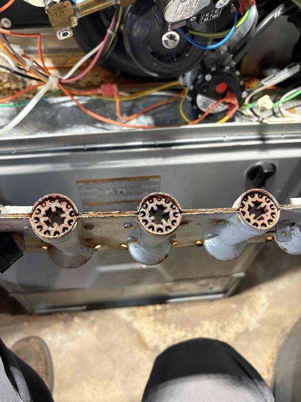 Performed annual furnace maintenance under CCC Quality Plan agreement. System inspection revealed normal operation with no issues detected. Replaced 20x25x4 filter (#35) and completed standard tune-up procedures on burner assembly and associated components.