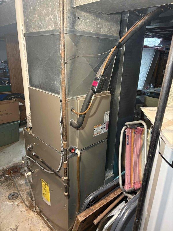 Performed scheduled monthly furnace maintenance under CCC Quality Plan. Completed standard furnace tune-up and inspection of Carrier unit located in basement. Advised customer of need for 16x25x4 filter replacement and offered replacement service.