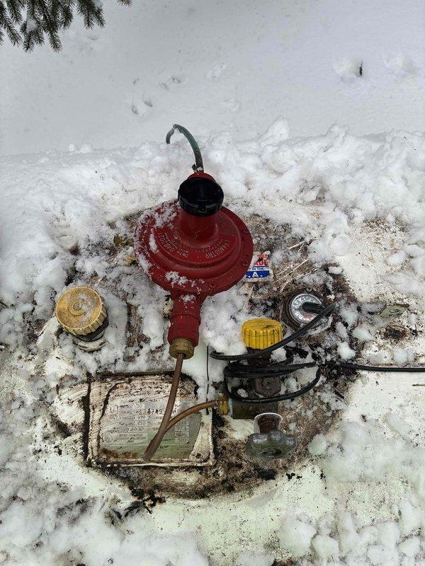 Responded to service call for LP gas system. Coordinated with LP company for regulator installation. Identified faulty collector box, gasket, and 5 stainless steel burners requiring replacement. Parts delivered to shop, with warranty verification pending. No payment collected during this visit.