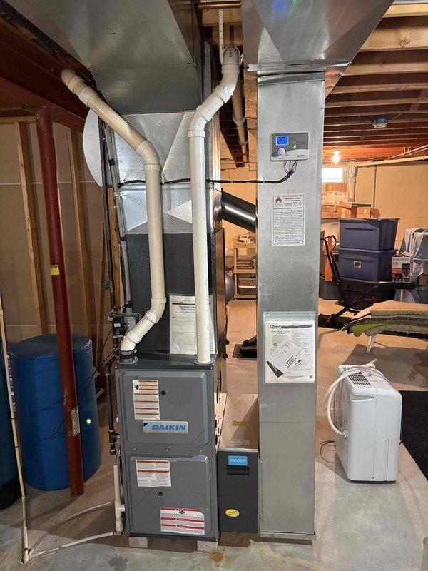 Performed annual maintenance on Goodman furnace under prepaid CCC Quality Plan. Completed full furnace tuneup, replaced 16x25x5 filter and #35 water pad. Identified failing inducer motor during inspection and provided customer with replacement quote.