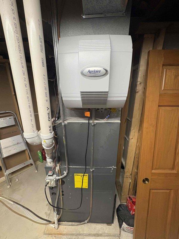 Performed annual furnace maintenance under CCC Quality Plan agreement. Completed full furnace tuneup with inspection finding system in good working condition. Replaced 16x25x5 filter, changed furnace drain hose, and recommended humidifier tuneup for optimal system performance.