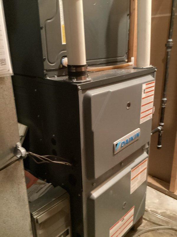 Completed annual furnace maintenance under CCC Quality Plan agreement on Daikin unit. Performed regular cleaning, replaced 16x25x4 air filter, and conducted comprehensive system inspection. All components operating properly with no deficiencies noted.