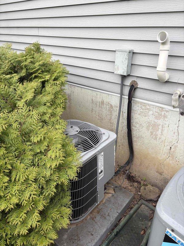 Completed annual AC tune-up and maintenance under CCC Quality Plan agreement for residential Daikin HVAC system. Performed comprehensive inspection of indoor furnace unit and outdoor condensing unit, verified all components operating within normal parameters, and installed new 16x25x1 air filter. System found in good working condition with no issues identified.