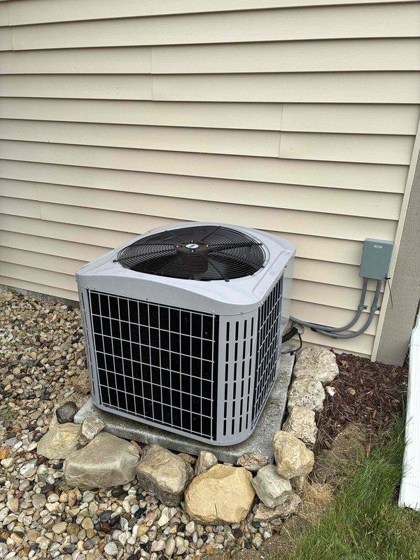 Completed annual CCC Quality Plan maintenance on residential air conditioning system. Performed comprehensive inspection of outdoor condenser unit, verified proper electrical connections at capacitor and contactor assembly, confirmed system operational status, and renewed maintenance agreement with 10% discount on parts, repairs, and filters including 16x25x4 filter size.