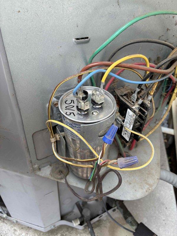 Completed annual CCC Quality Plan maintenance on residential air conditioning system. Performed comprehensive inspection of outdoor condenser unit, verified proper electrical connections at capacitor and contactor assembly, confirmed system operational status, and renewed maintenance agreement with 10% discount on parts, repairs, and filters including 16x25x4 filter size.
