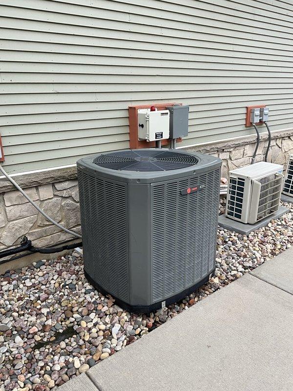 Responded to commercial no heat call due to thermostat issues. Upon arrival, inspected rooftop package unit and wall-mounted thermostat system. Diagnosed faulty thermostat communication preventing heat mode activation. Replaced malfunctioning thermostat with new unit, verified proper wiring connections, and programmed system settings. Cycled unit through heating mode to confirm proper operation and adequate heat output. System restored to full functionality with heat operating as designed.