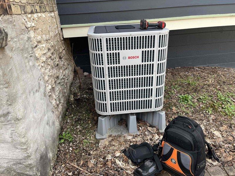 Completed comprehensive BFMA tune-up service on Bosch outdoor condensing unit aged 3+ years. Performed standard maintenance protocol including inspection of condenser coil fins, verification of unit operation, and assessment of overall system condition. All components found operating within normal parameters with no immediate service concerns identified.