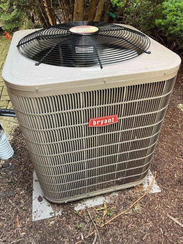 Completed comprehensive BFMA tune-up service on Bryant air conditioning system, unit age 6+ years. Performed full inspection of outdoor condensing unit including coil cleaning, checked refrigerant levels, inspected heat exchanger fins for proper airflow, verified electrical connections, and tested system operation. All components found in good working condition with no deficiencies noted; unit operating within manufacturer specifications.