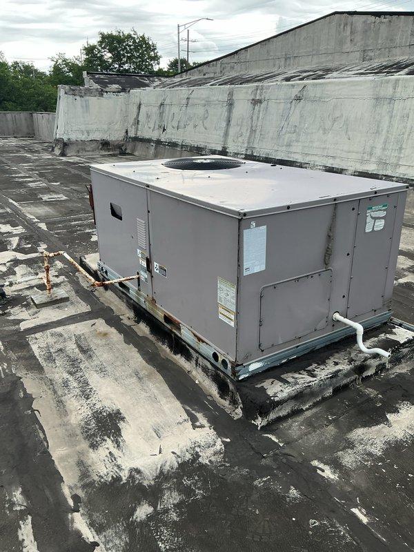 Responded to commercial no cooling complaint on rooftop unit. Upon arrival, verified thermostat set to 70°F and assessed RTU operation on flat roof. Performed system diagnostics on commercial rooftop HVAC unit to determine cause of insufficient cooling. Inspected unit components, verified refrigerant levels, checked compressor operation, and evaluated airflow. Identified and resolved cooling deficiency, restoring proper temperature control to occupied space.