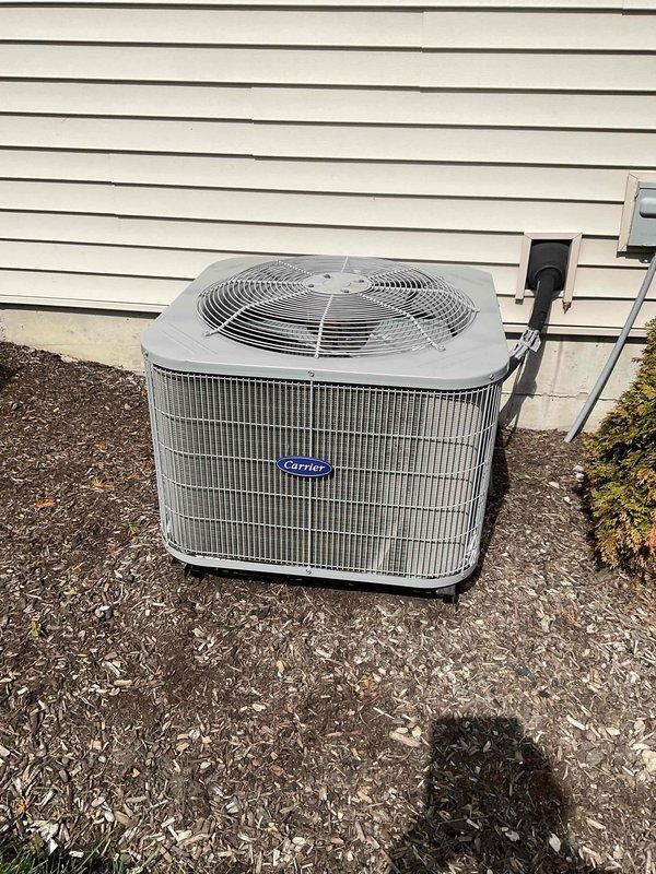 Completed comprehensive BFMA tune-up service on 4+ year old Carrier outdoor condensing unit. Performed standard maintenance protocol including inspection of condenser coils, fan motor operation, electrical connections at disconnect box, and refrigerant levels. Unit operating within normal parameters upon completion of service.