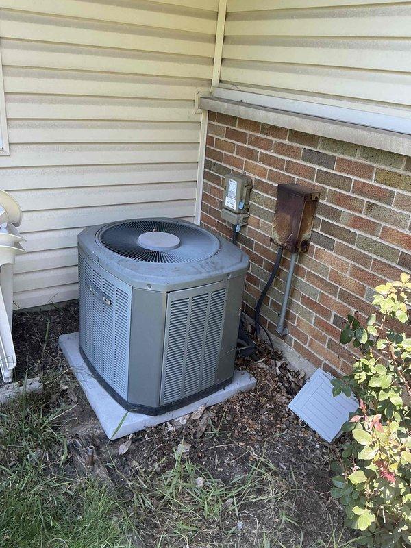 Conducted comprehensive evaluation of existing residential air conditioning system. Upon inspection of outdoor condenser unit and electrical components, determined that system replacement was necessary. Provided estimate for new A/C unit and evaporator coil installation. Coordinated scheduling with property occupants to arrange installation timeline once customer approval is received.