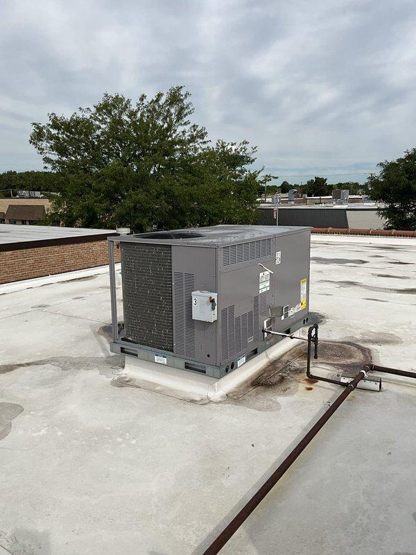 Completed commercial BFMA preventive maintenance tune-up on two rooftop units and two hanging units. Performed comprehensive system inspections, replaced air filters on both RTU systems with 16x16x2 and 16x10x2 pleated filters, and conducted furnace service procedures per maintenance schedule. All equipment found operating within normal parameters with no deficiencies noted.