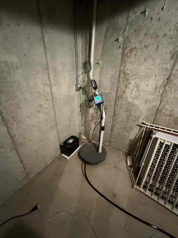 Completed comprehensive air conditioning tune-up including inspection of contactor, capacitor, and electrical connections. All components tested and found operating within normal parameters, with wiring connections secure and properly terminated.