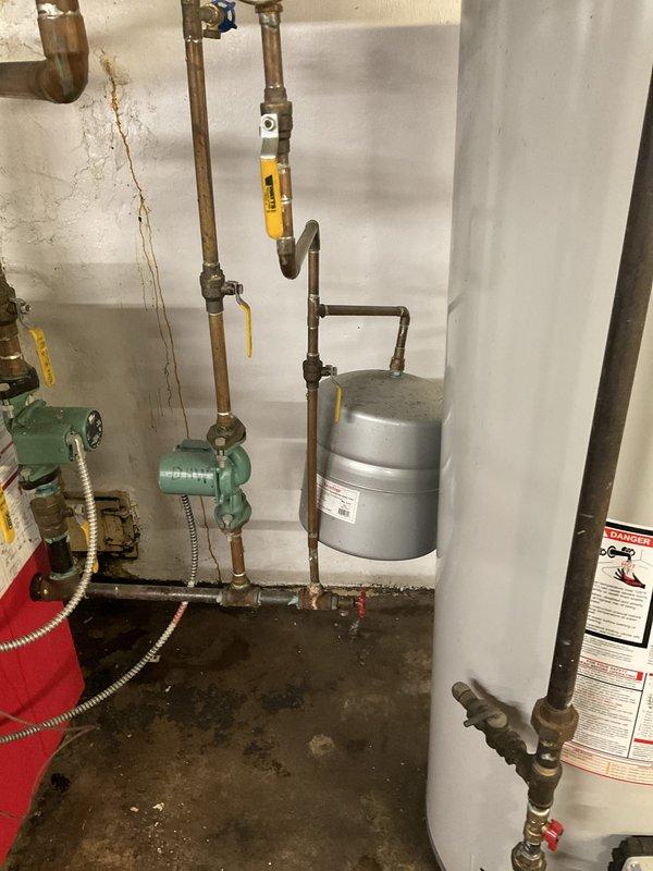 Completed comprehensive BFMA tune-up maintenance on restaurant HVAC system including one boiler, two heating units, and air handler. Performed full inspection of all equipment in basement mechanical room, checked all copper piping connections, expansion tanks, circulator pumps, and shut-off valves for proper operation. All systems found in good working condition with no issues identified; equipment confirmed ready for upcoming heating season.