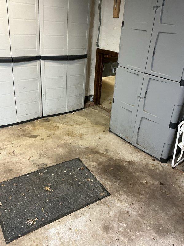 Installed a new Lennox SL280UH090V36K 90,000 BTU horizontal gas furnace in a crawl space, connecting it to the existing coil cabinet, humidifier, PVC condensate drain, and flue venting. Reinstalled and verified thermostat operation, and completed the installation under a customer-obtained permit.