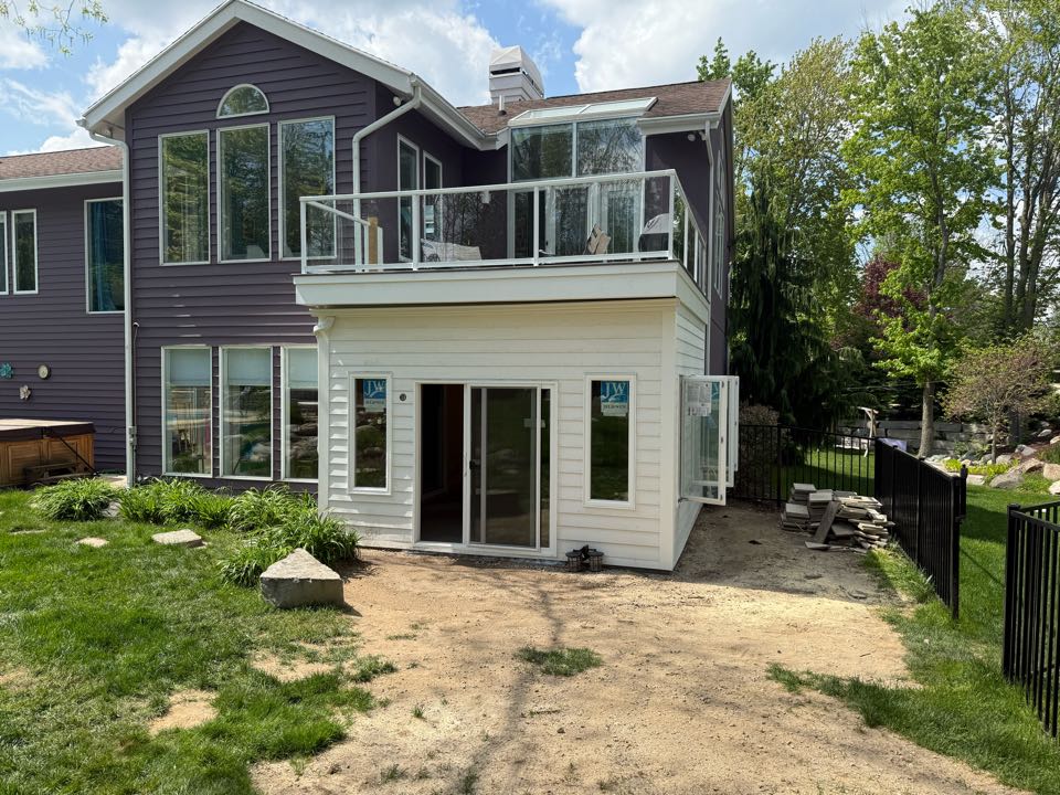Final touches for us on this custom 4 seasons room and Trex Transcend deck. Next up is the painter, electric and hvac, and this job is wrapped up. 