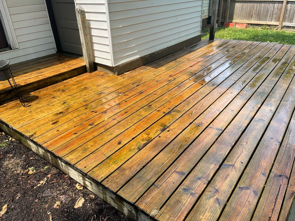 Indianapolis, IN - Deck cleaning Indianapolis, IN - Deck cleaning