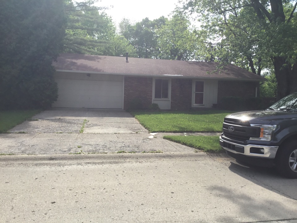 Indianapolis, IN - Checking out raccoon damage on a 3 tab traditional shingle roof. Also inspecting other damages to soffit and gutter. Indianapolis, IN - Checking out raccoon damage on a 3 tab traditional shingle roof. Also inspecting other damages to soffit and gutter.