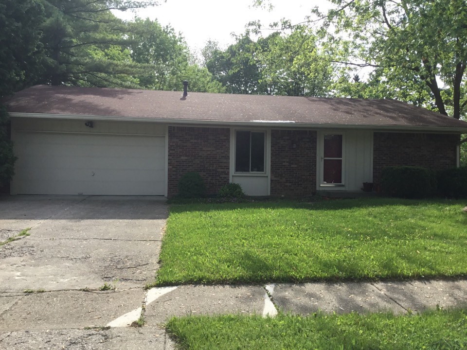 Indianapolis, IN - Checking out raccoon damage on a 3 tab traditional shingle roof. Also inspecting other damages to soffit and gutter. Indianapolis, IN - Checking out raccoon damage on a 3 tab traditional shingle roof. Also inspecting other damages to soffit and gutter.