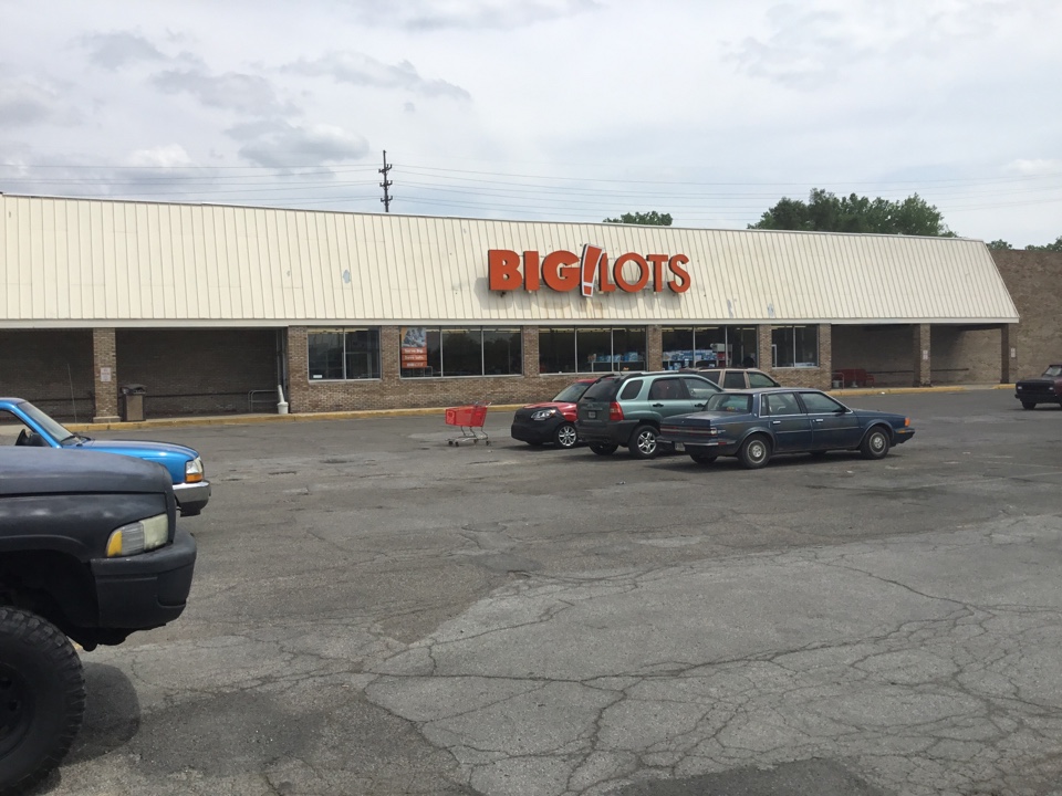 Indianapolis, IN - Inspected this Big Lots store in Indianapolis. Rubber roof was badly damaged during a storm. Measured for new rubber EPDM repair. Indianapolis, IN - Inspected this Big Lots store in Indianapolis. Rubber roof was badly damaged during a storm. Measured for new rubber EPDM repair.