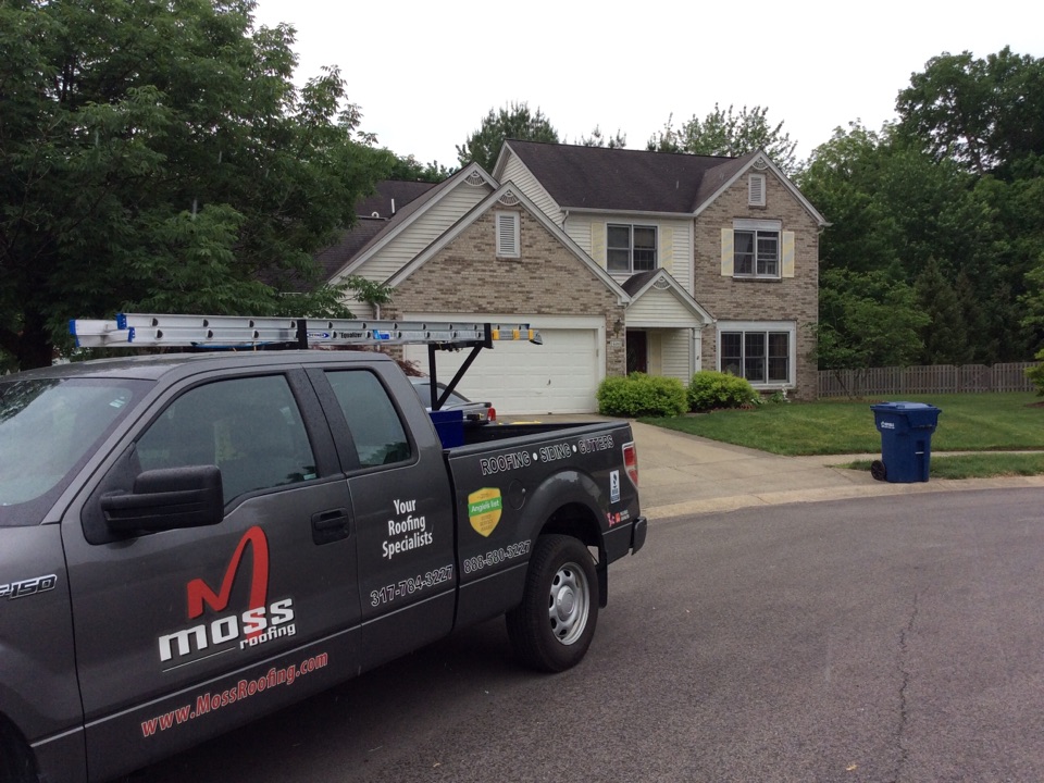 Carmel, IN - In Carmel looking at Owens Corning Duration shingles and repairing trim Carmel, IN - In Carmel looking at Owens Corning Duration shingles and repairing trim