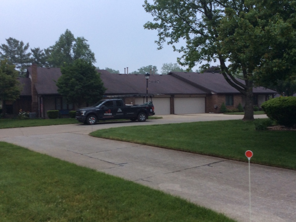 Indianapolis, IN - Getting a new Owens Corning Oakridge flagstone roof today Indianapolis, IN - Getting a new Owens Corning Oakridge flagstone roof today