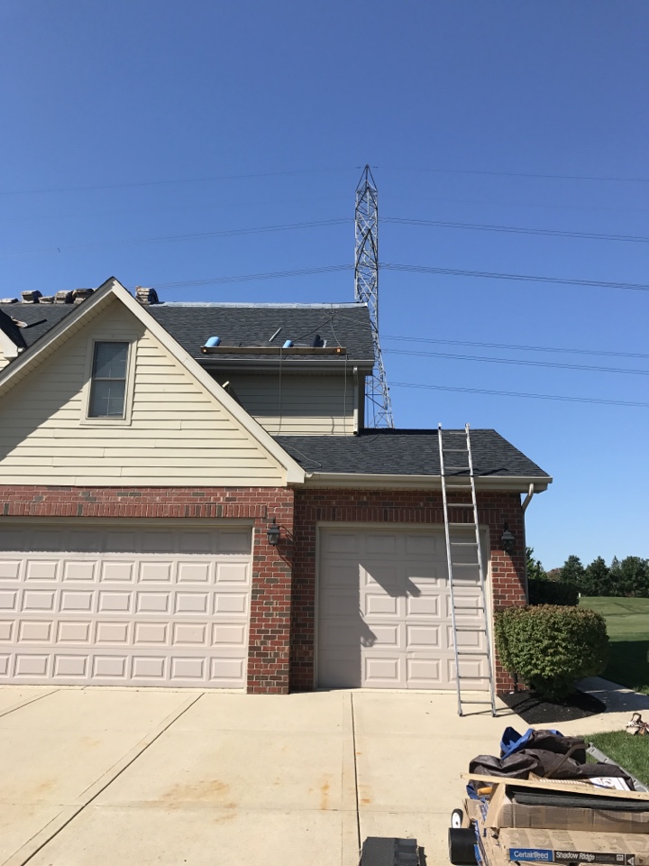 Frankfort, IL - CertainTeed Landmark Moire Black Frankfort, IL - CertainTeed Landmark Moire Black