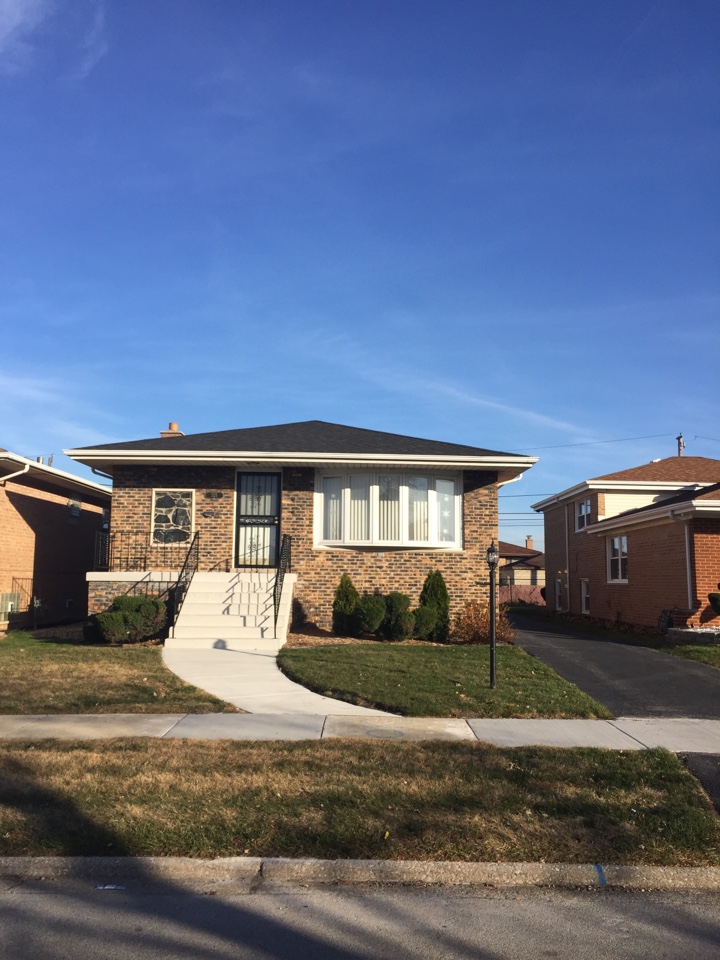 Calumet City, IL - CertainTeed Landmark Moire Black architectural shingles. Calumet City, IL - CertainTeed Landmark Moire Black architectural shingles.