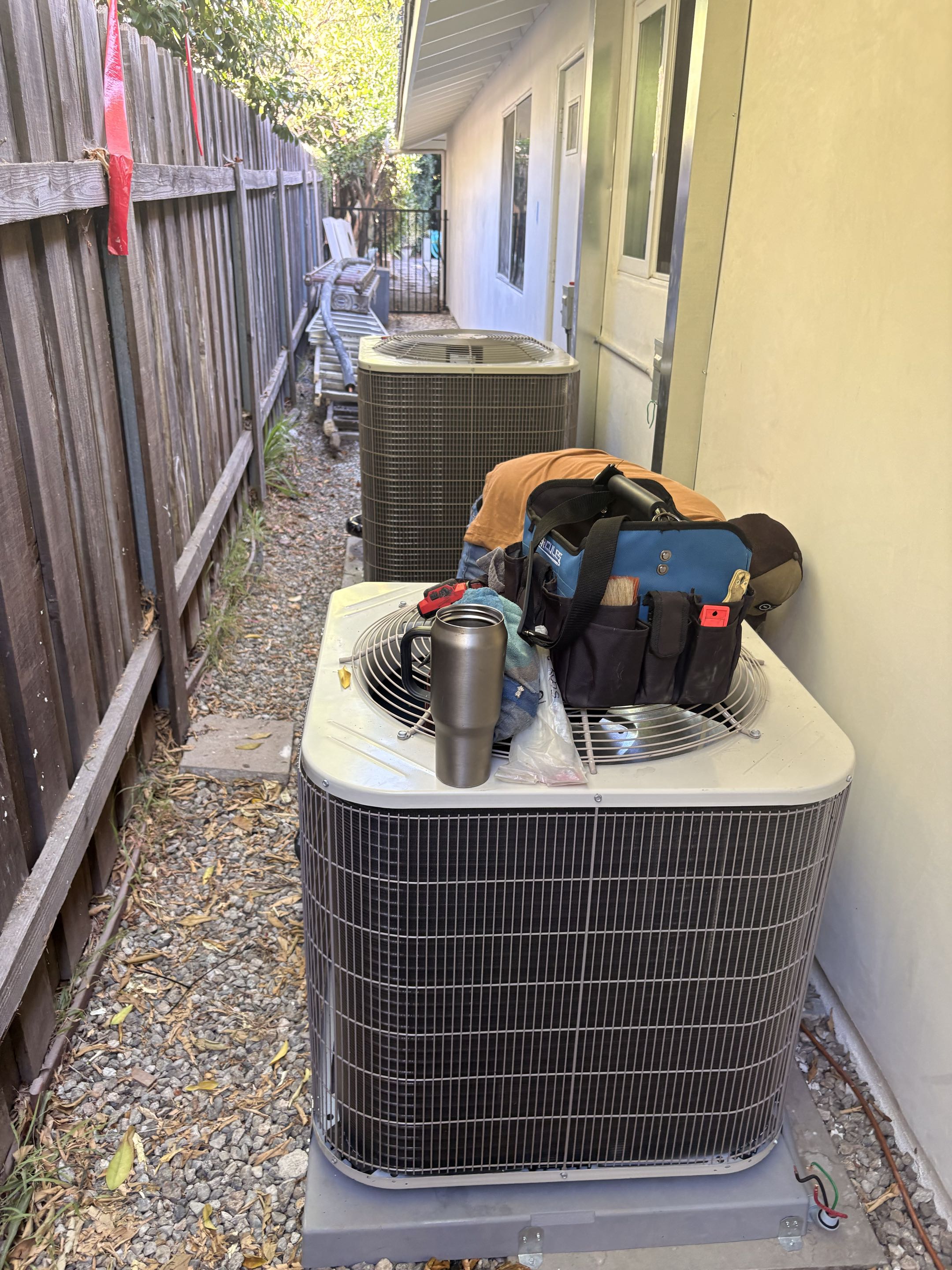 Payne split system installation. Finishing refrigeration R454-B line sets