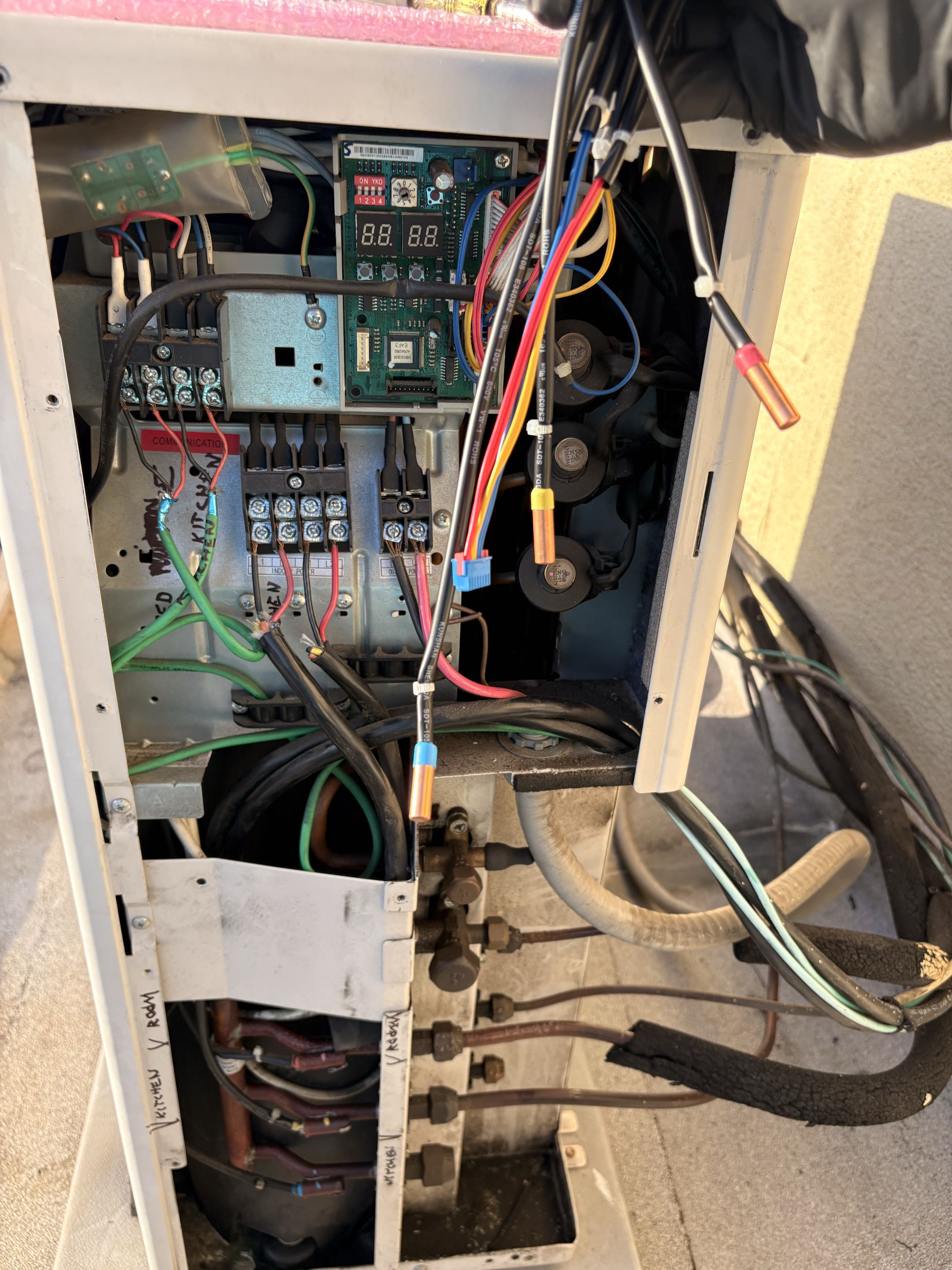 Commercial apartment building. Samsung dual head came back install bad pressure temperature sensors. Install new sensors. 