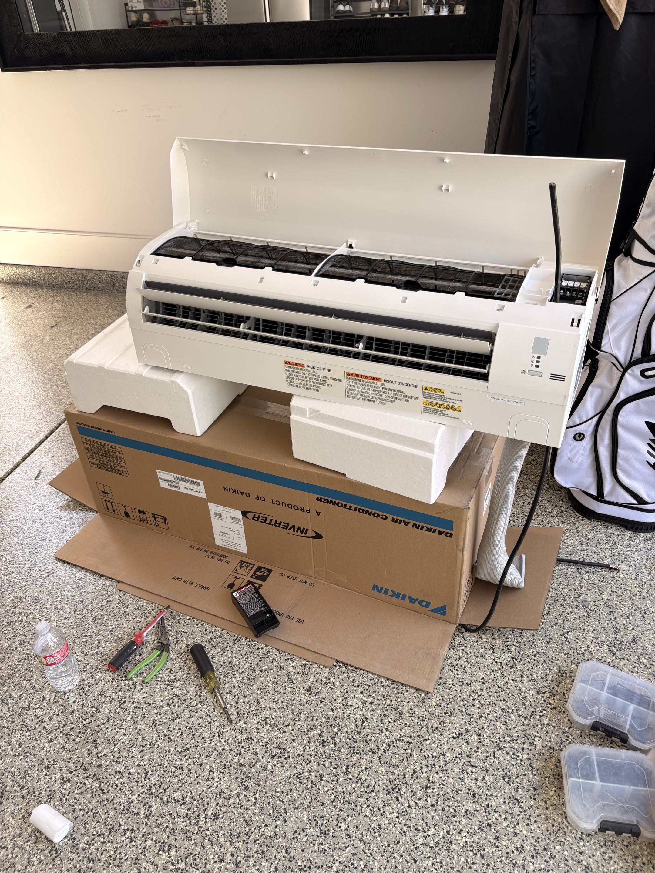 Daikin R-32 refrigerant type Minisplit installation. 