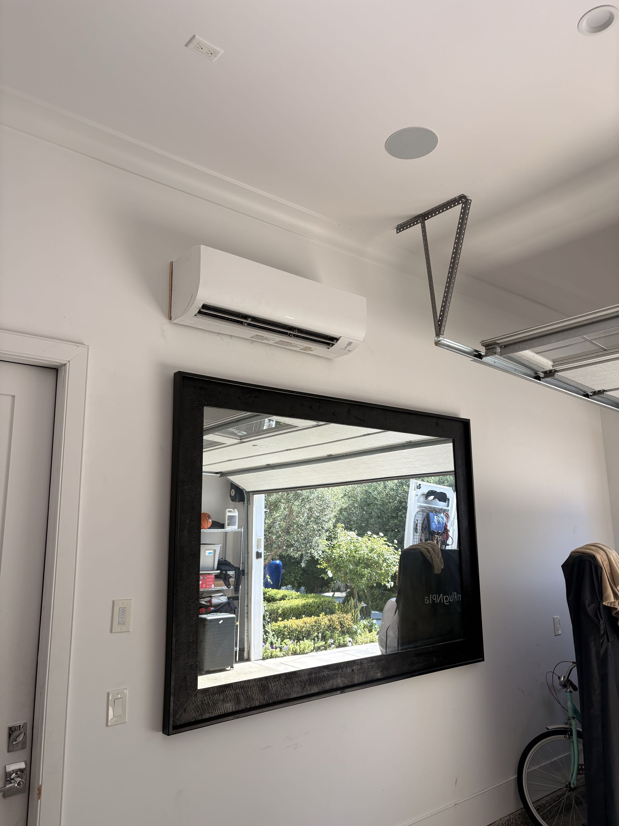 Finish Daikin Minisplit installation. 