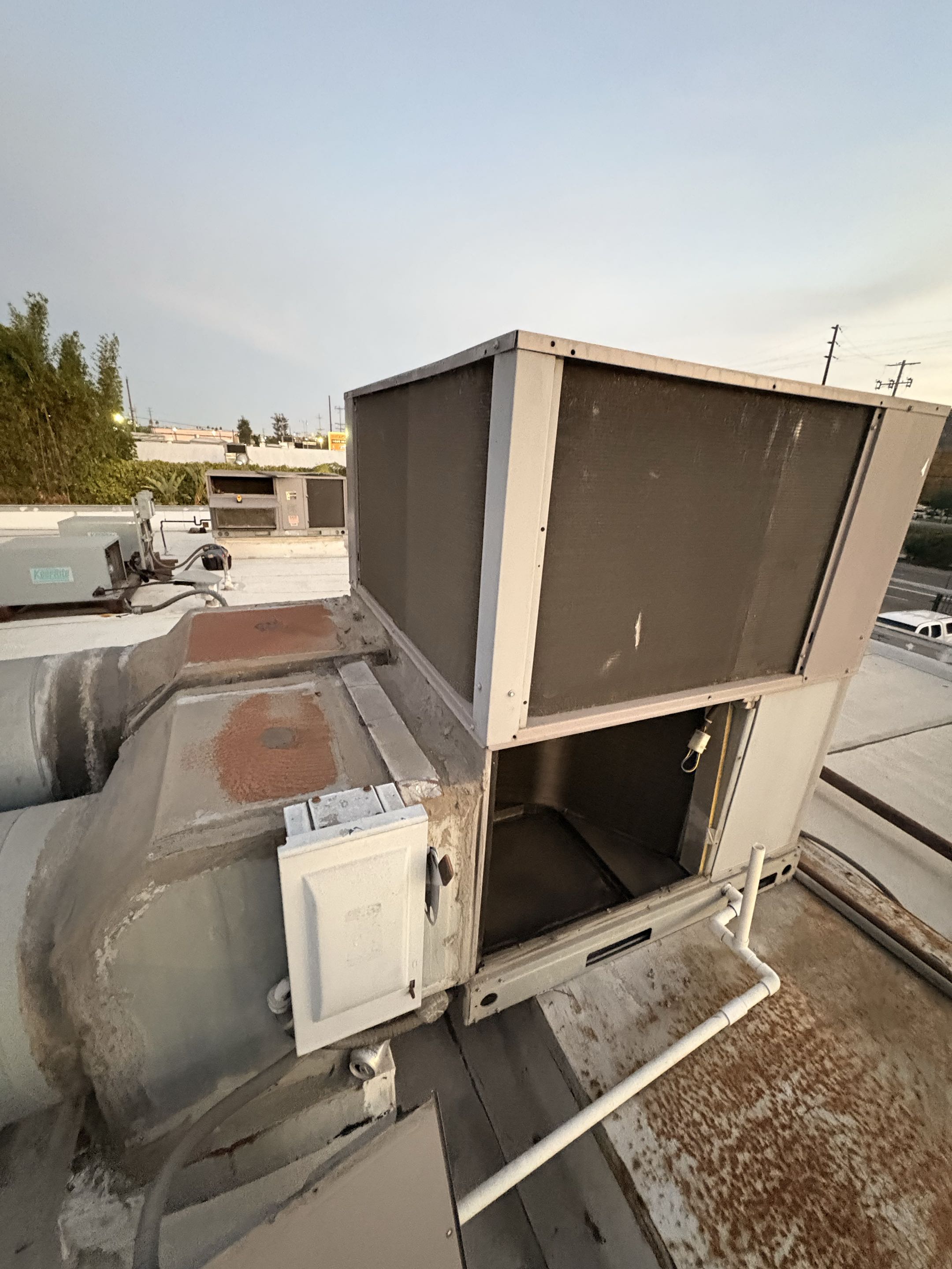 Commercial application units. Carrier. No cool. Dirty systems. 