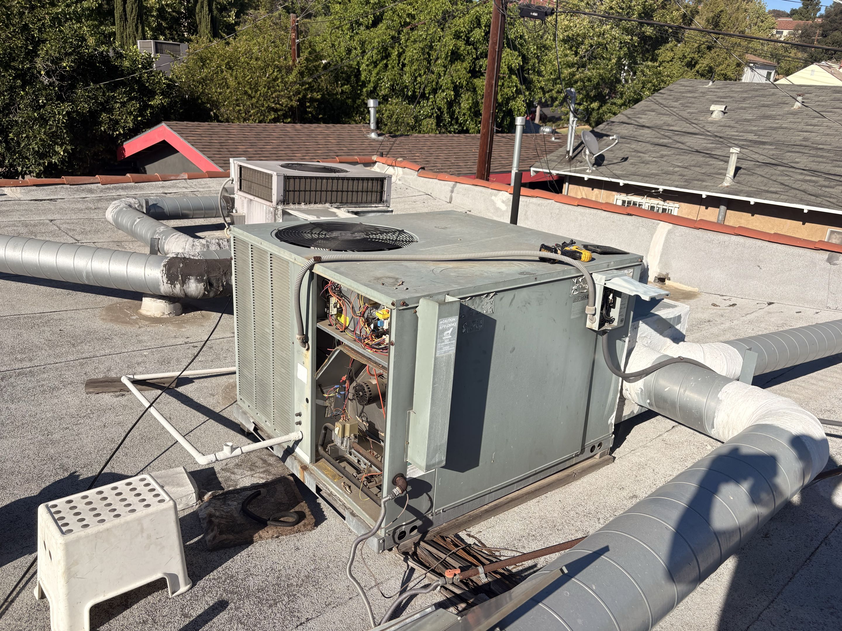 Them package unit. DOB 2007. Commercial application apartments. No cool. Bad Indoor blower motor. 
