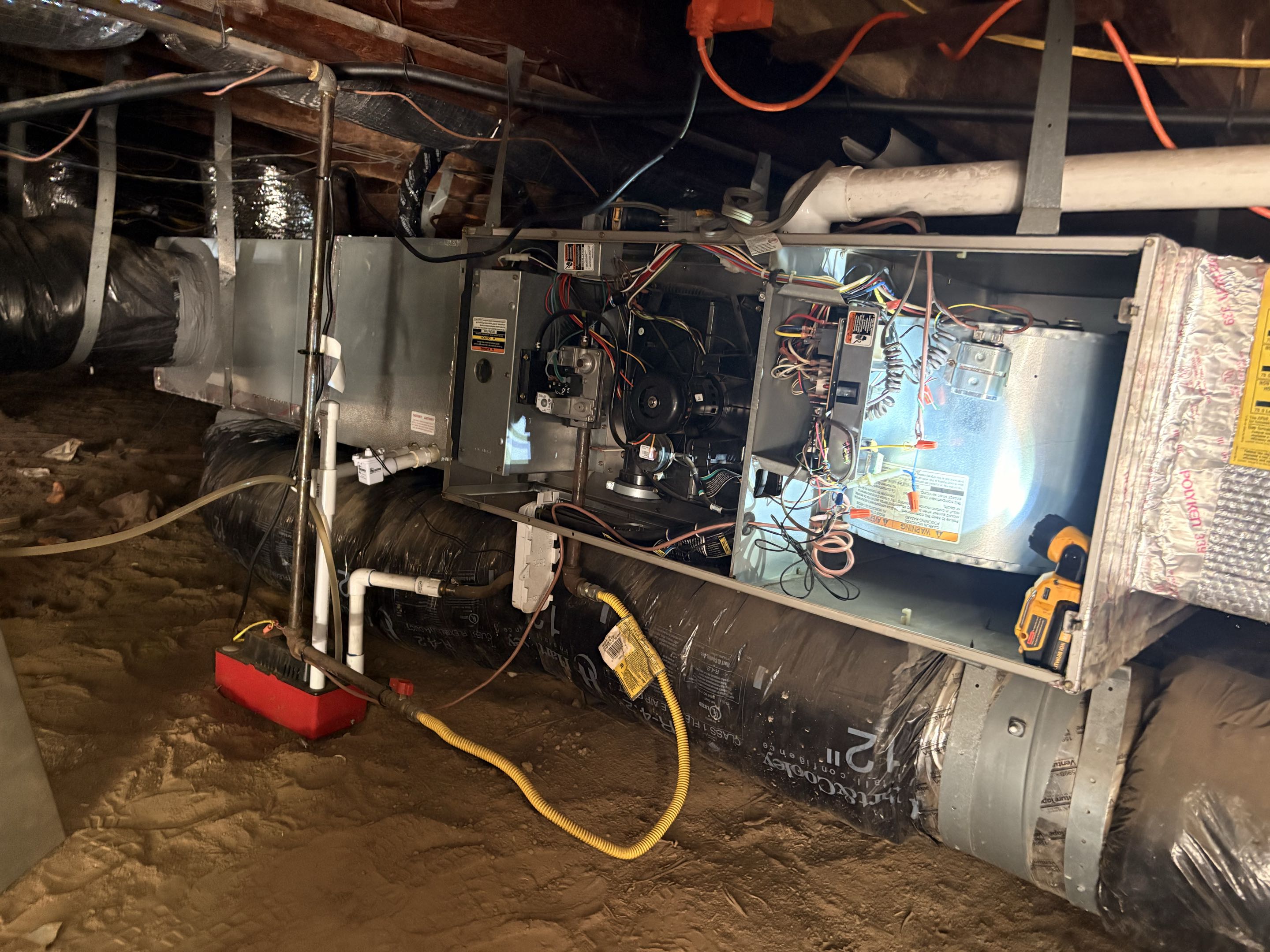 Tech call. No cool zone controls noise. Check components. Perform install new indoor blower motor. Adjust zone control dampers. 