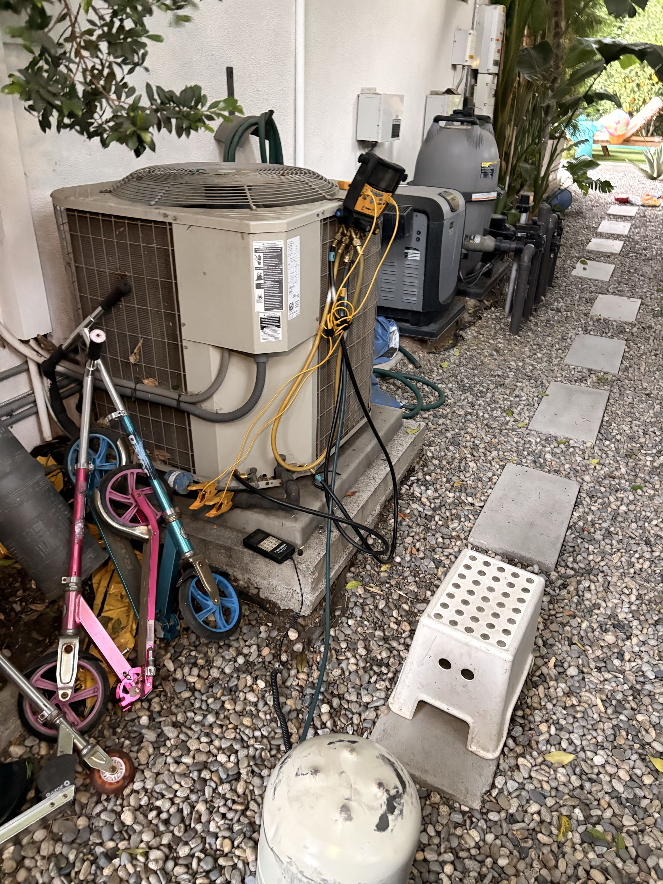 Service call. Air conditioning No cool. Payne unit split system. Perform refrigerant charge R410-A