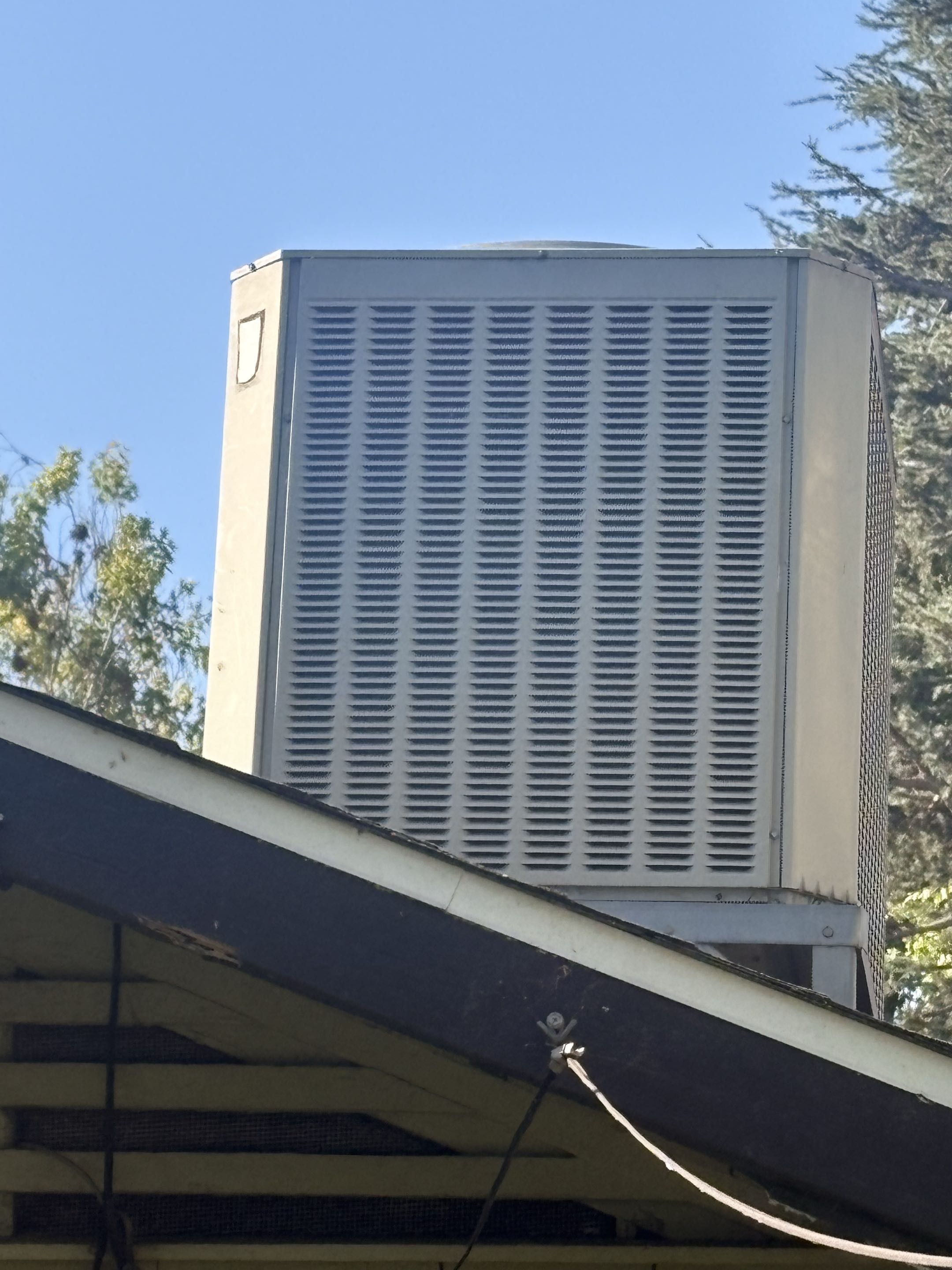 Service call. Trane Air Conditioning not working, not cooling. Roof condenser installation. 
