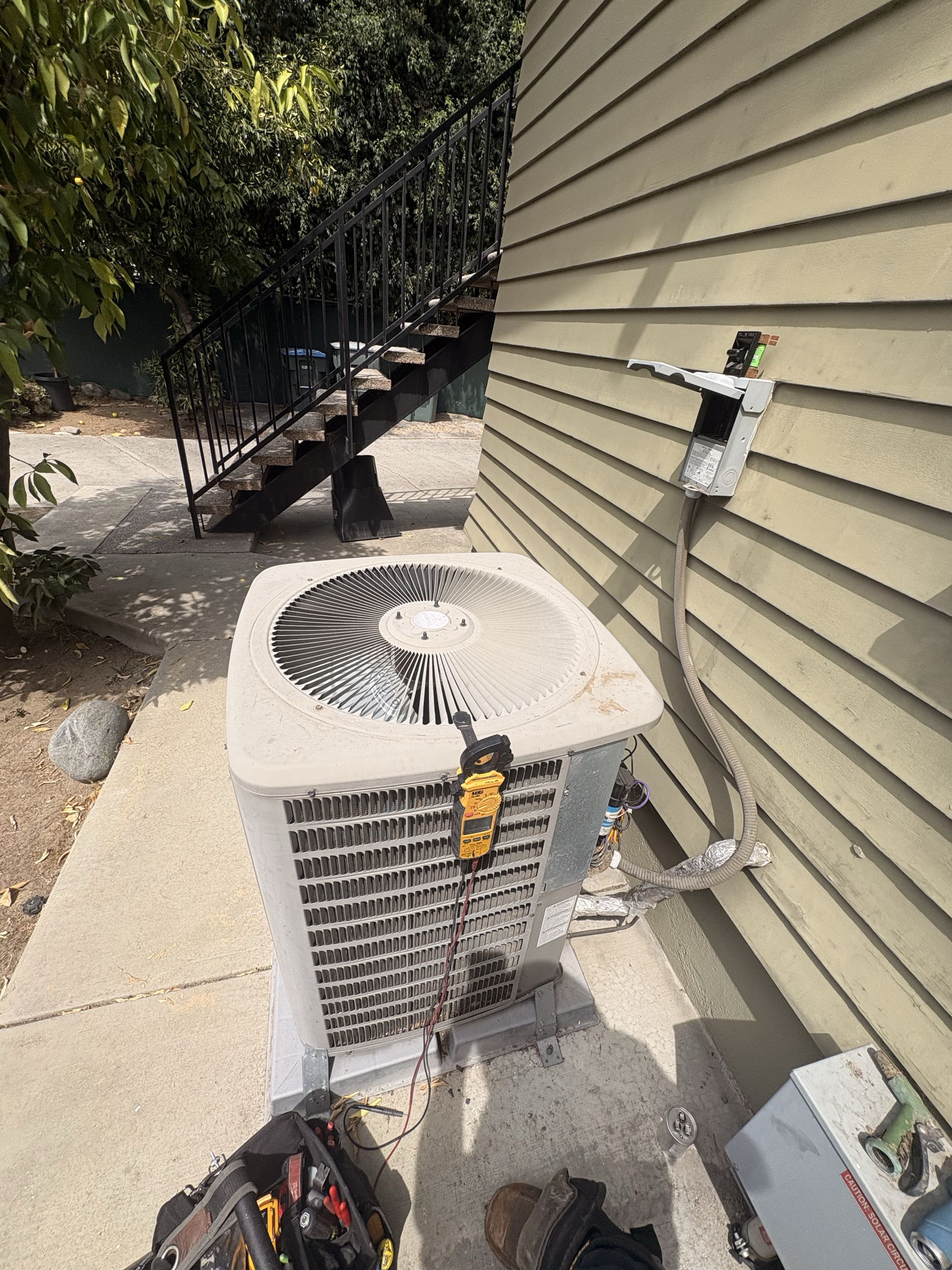 Technician service call. Goodman GMC condenser unit not working. Another company came installed incorrect parts R410-A refrigerant type. didn’t check result. 